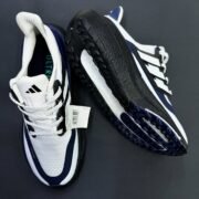 ⁦Ultraboost Light Cold.Rdy⁩ - الصورة ⁦3⁩